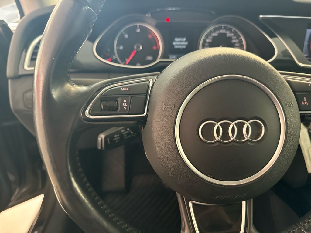 Audi A4 2015 Harmaa