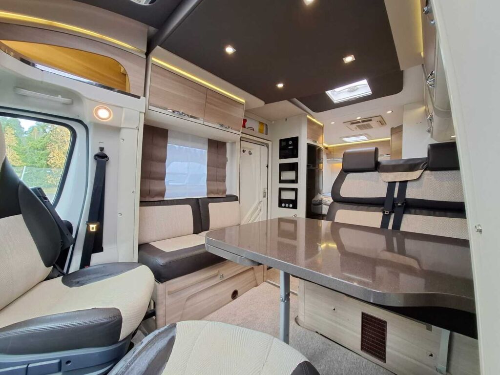 Adria Matrix Axess 650 SF 2015 Valkoinen