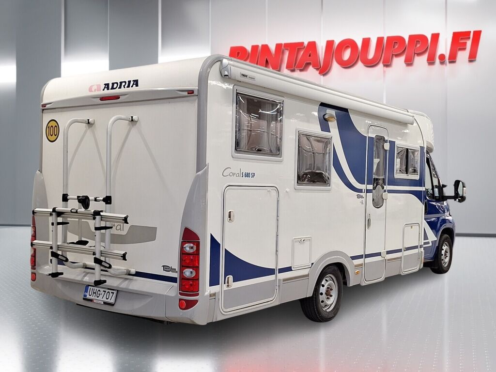 Adria Coral Plus 680 SP 2010 Valkoinen