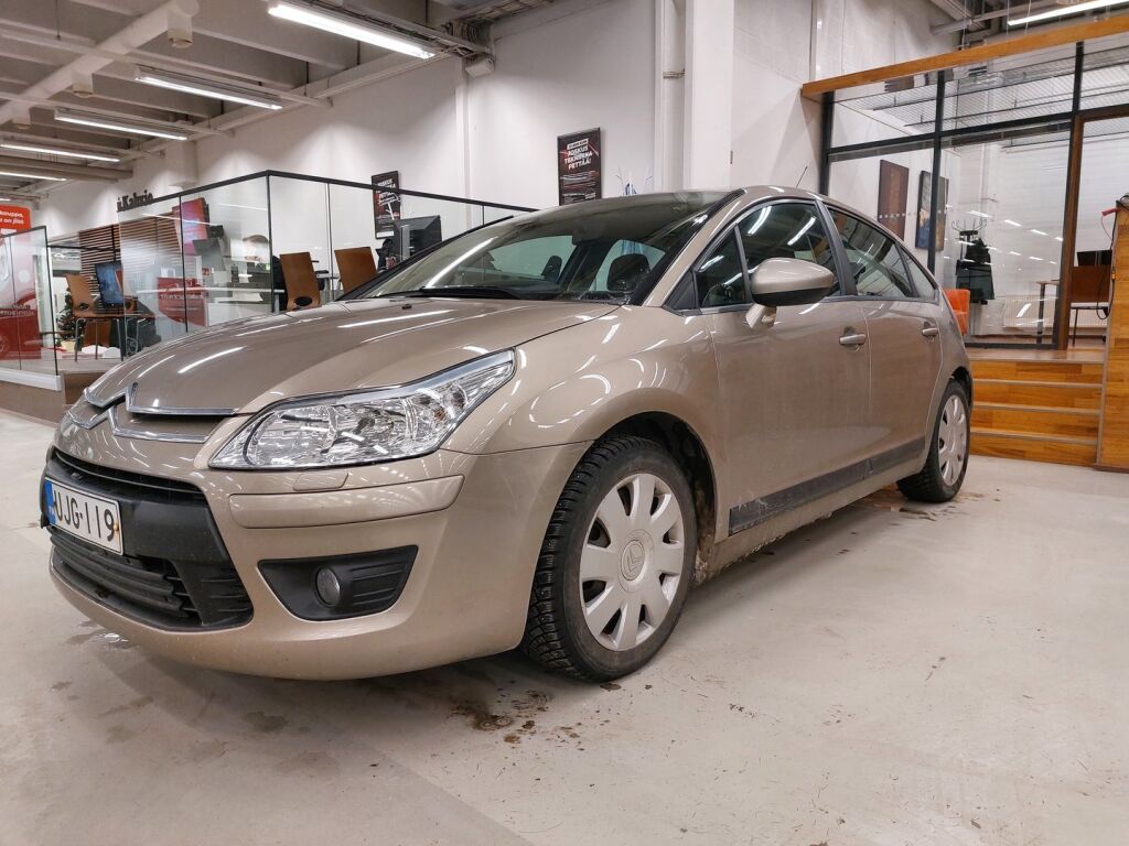 Citroen C4 2010 Ruskea (beige)