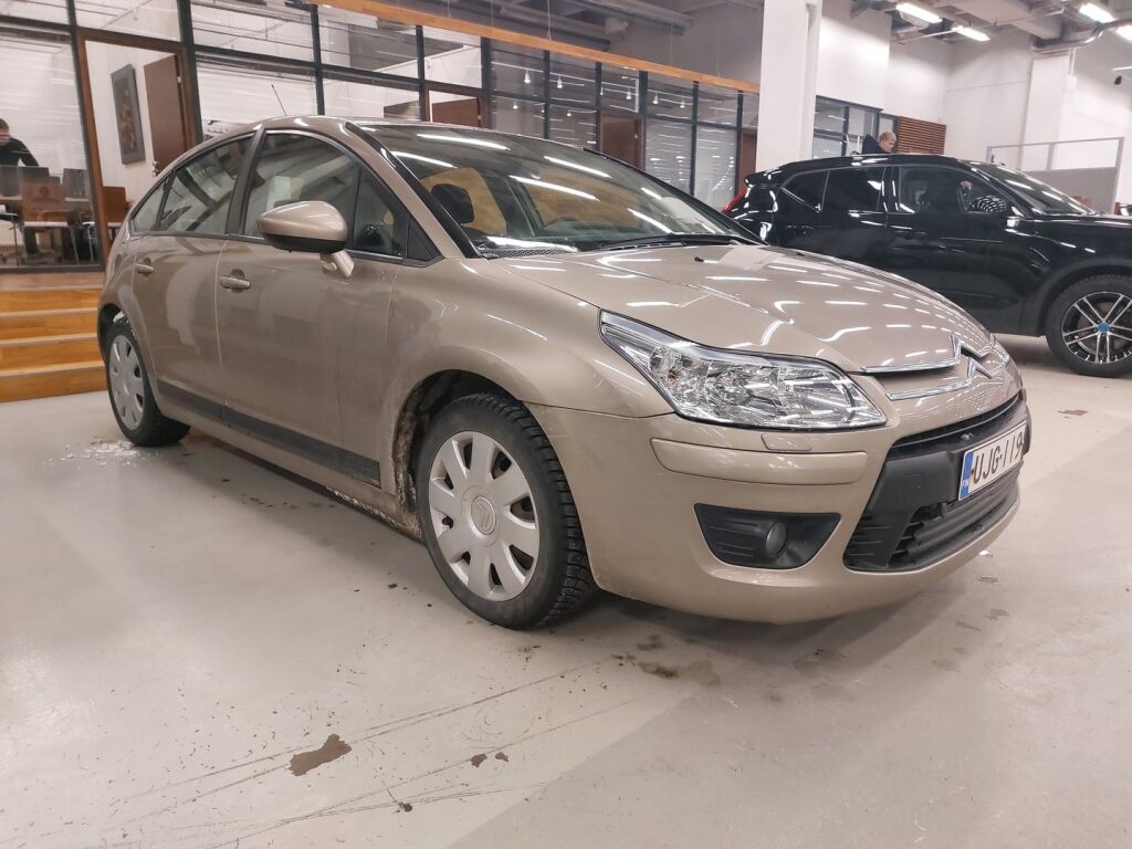 Citroen C4 2010 Ruskea (beige)