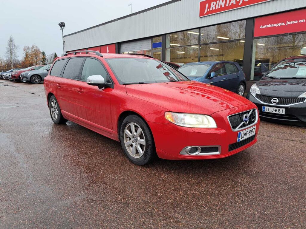 Volvo V70 2010 Punainen