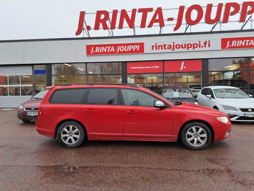 Volvo V70 2010 Punainen