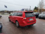 Volvo V70 2010 Punainen