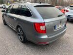 Skoda Superb 2011 Hopea