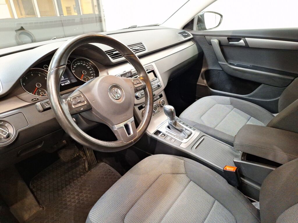 Volkswagen Passat 2013 Ruskea (beige)