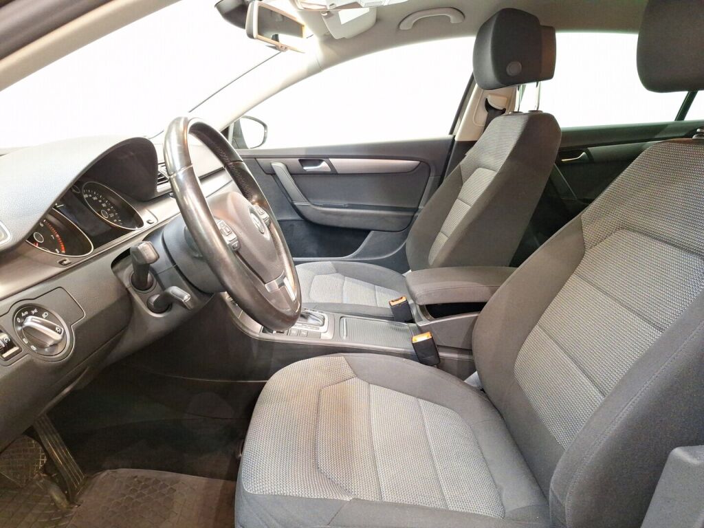 Volkswagen Passat 2013 Ruskea (beige)