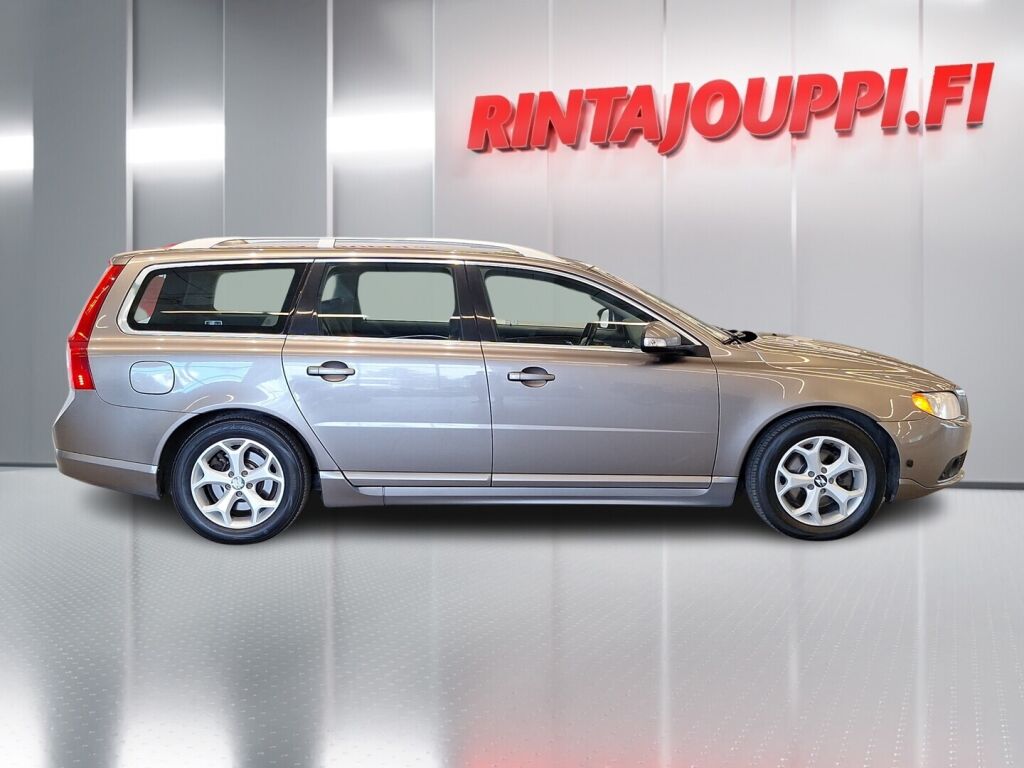 Volvo V70 2010 Harmaa