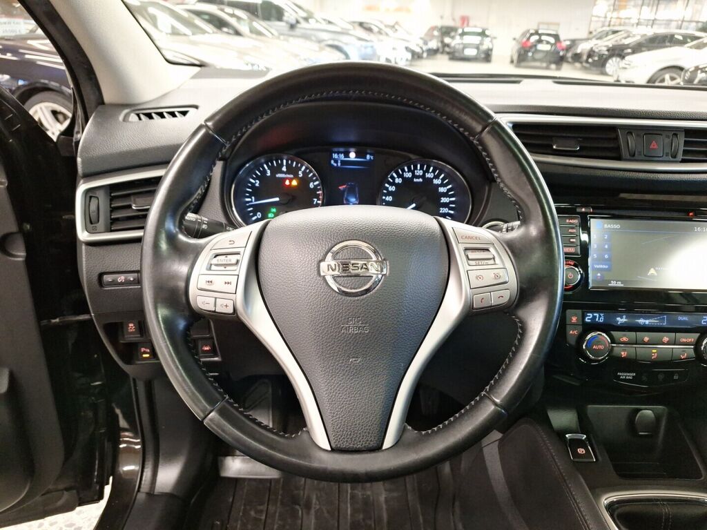 Nissan Qashqai 2015 Musta