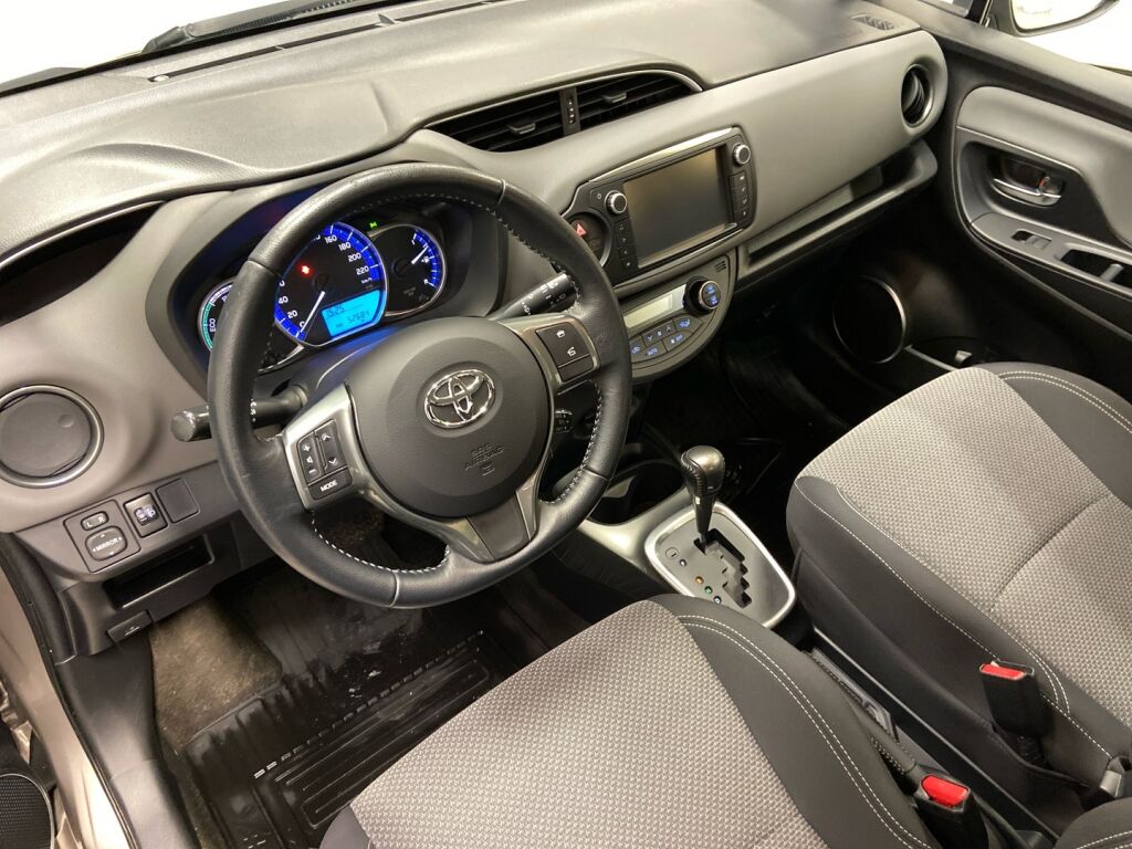 Toyota Yaris 2015 Ruskea (beige)