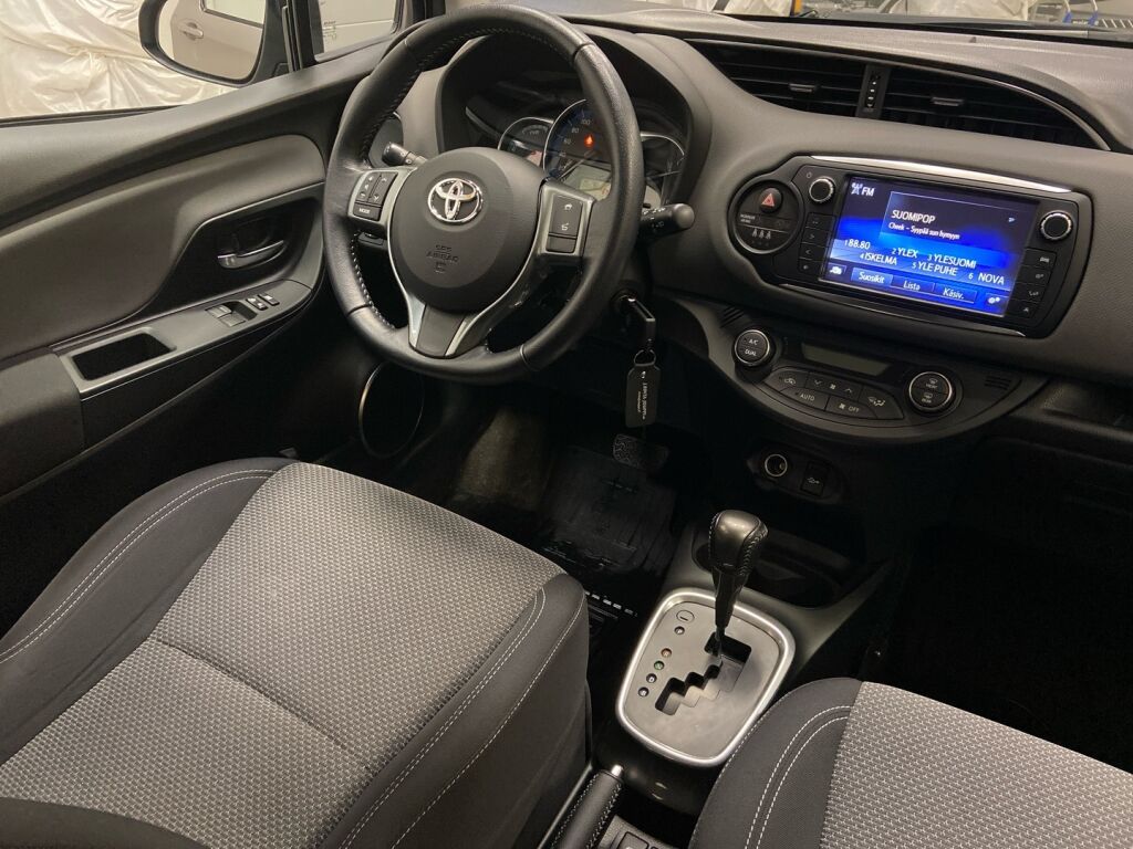 Toyota Yaris 2015 Ruskea (beige)