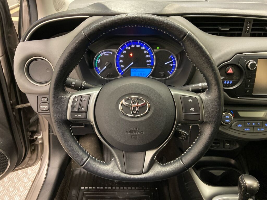 Toyota Yaris 2015 Ruskea (beige)