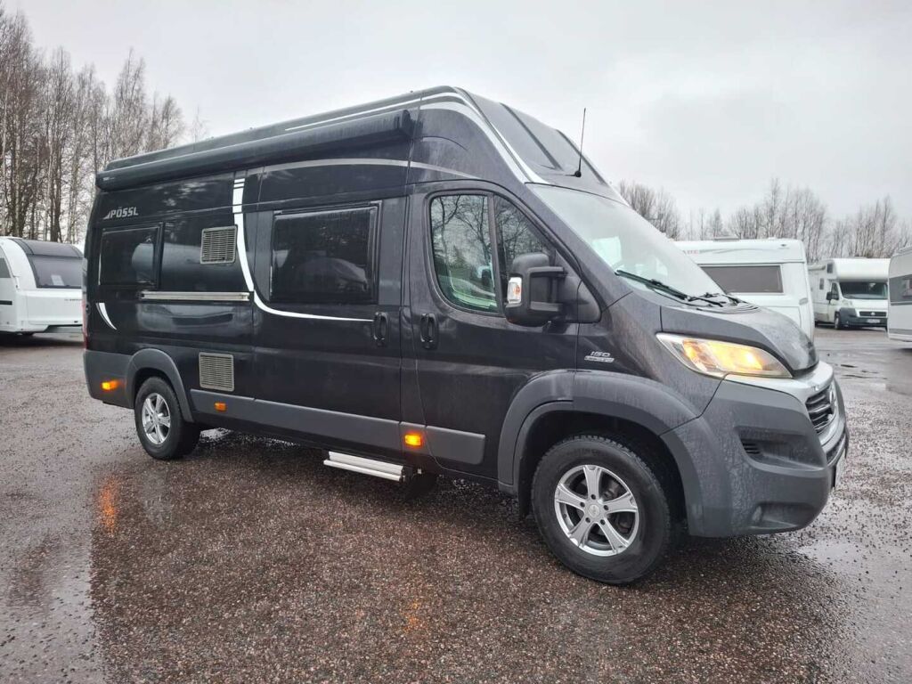 Pössl RoadCruiser VAN R 640 2015 Musta