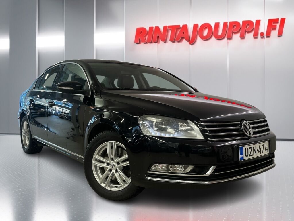 Volkswagen Passat 2012 Musta