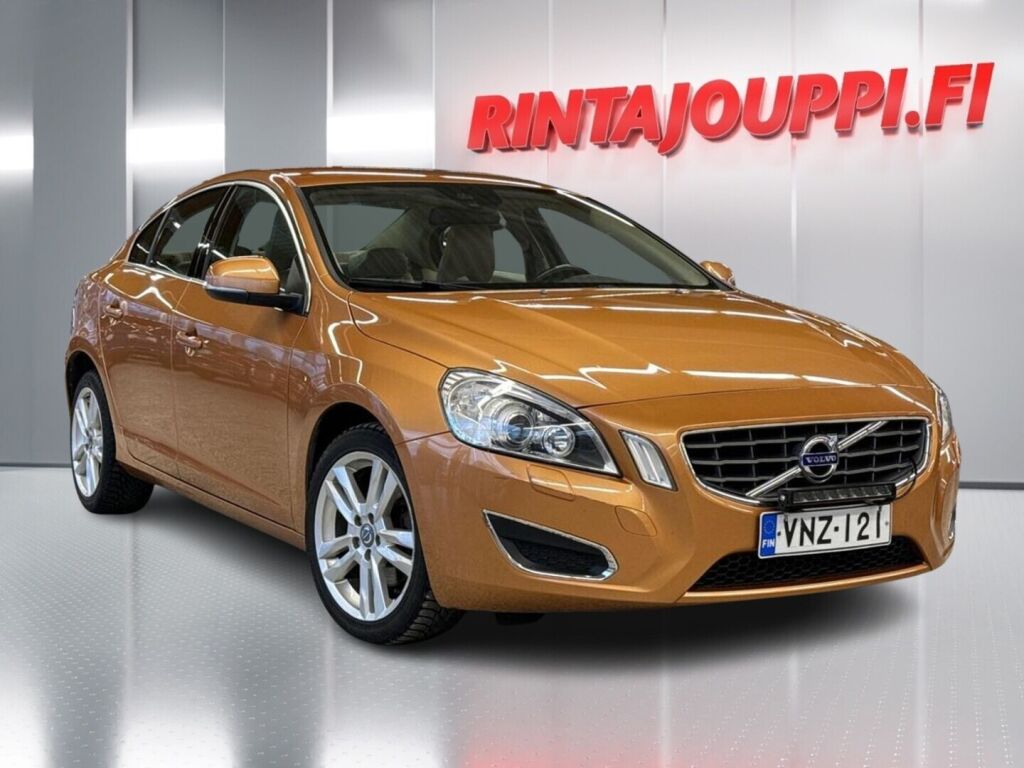 Volvo S60 2013 Oranssi