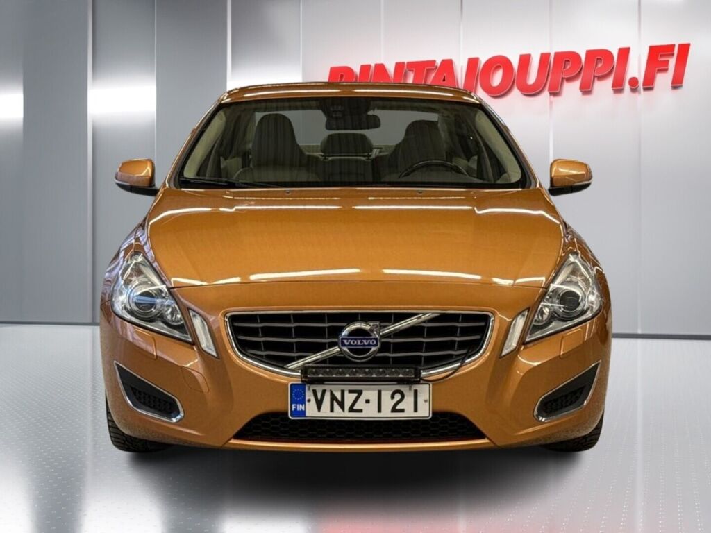 Volvo S60 2013 Oranssi