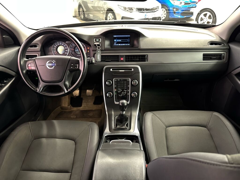 Volvo V70 2012 Ruskea (beige)