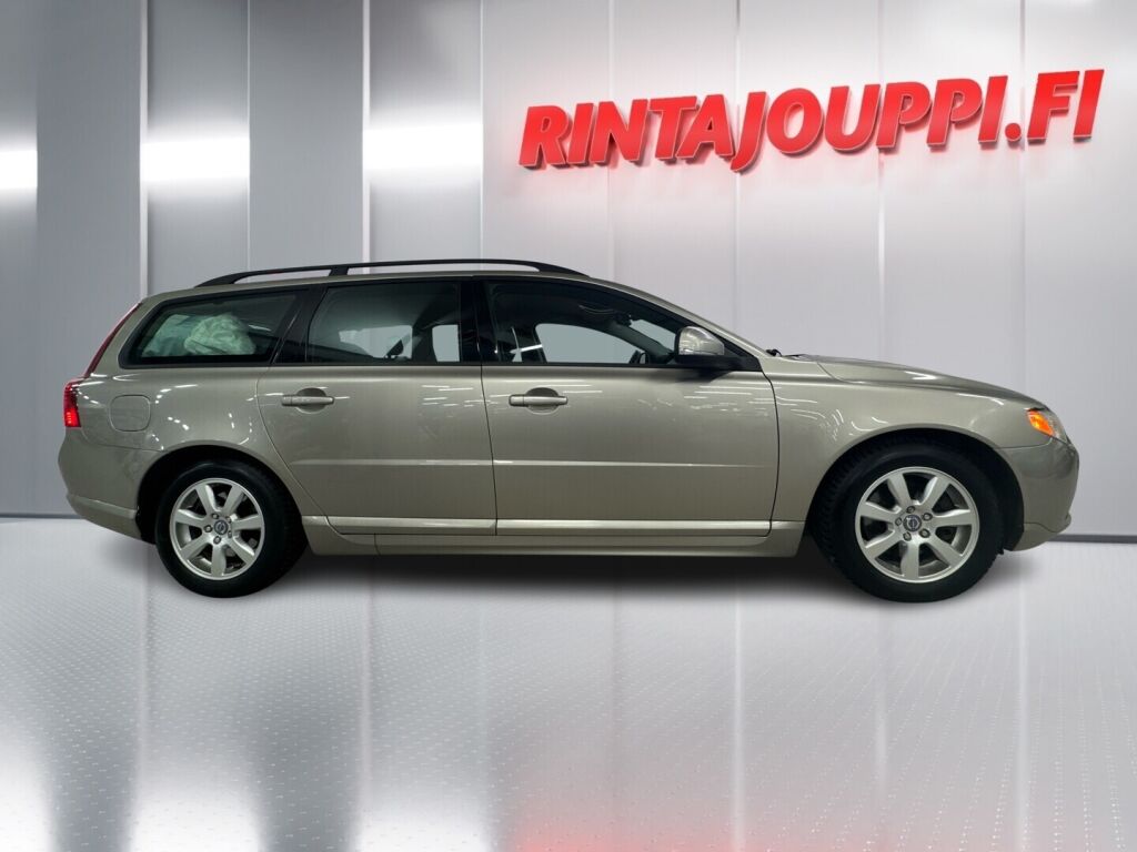 Volvo V70 2012 Ruskea (beige)