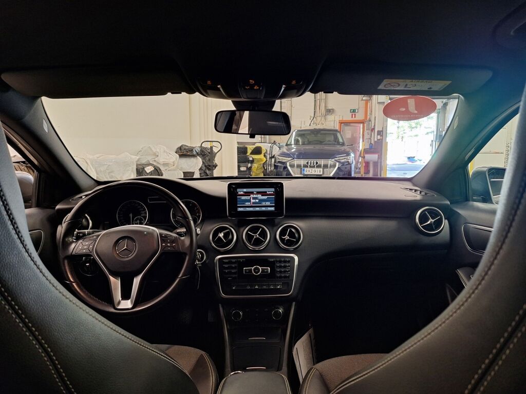 Mercedes-Benz A 2014 Harmaa