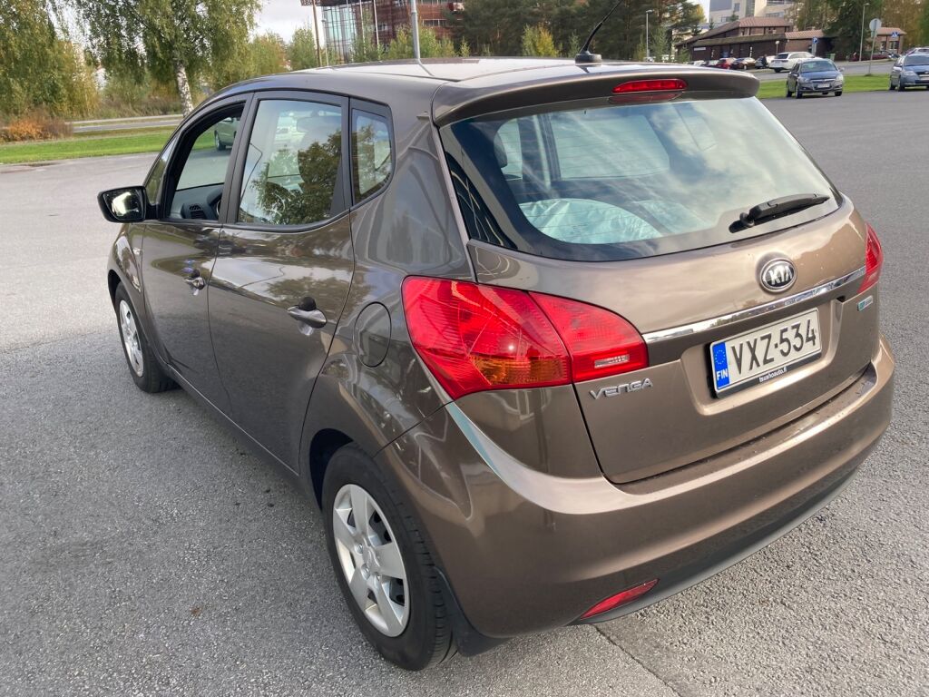 Kia Venga 2015 Ruskea (beige)