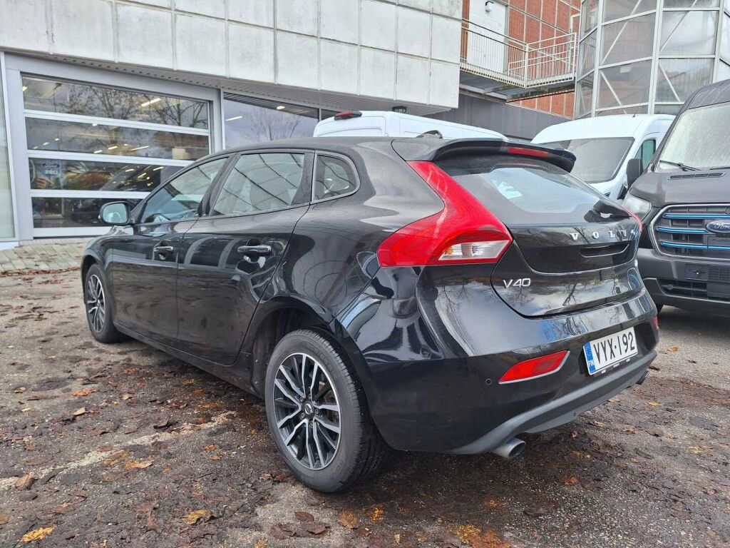 Volvo V40 2016 Musta