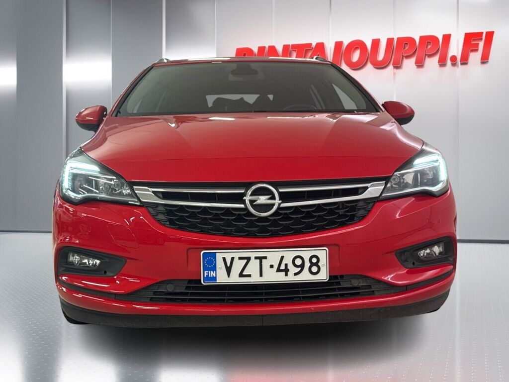 Opel Astra 2018 Punainen