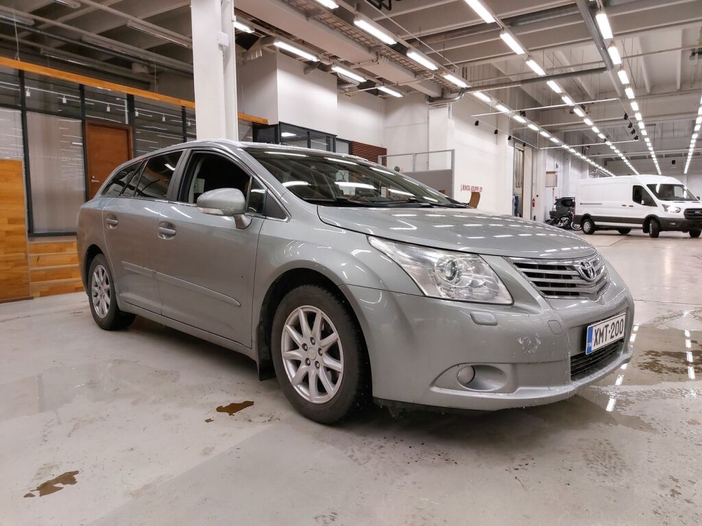 Toyota Avensis 2011 Harmaa