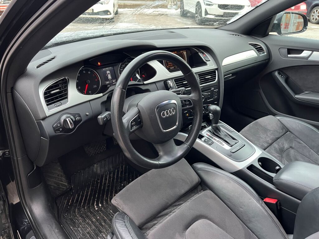 Audi A4 2011 Musta