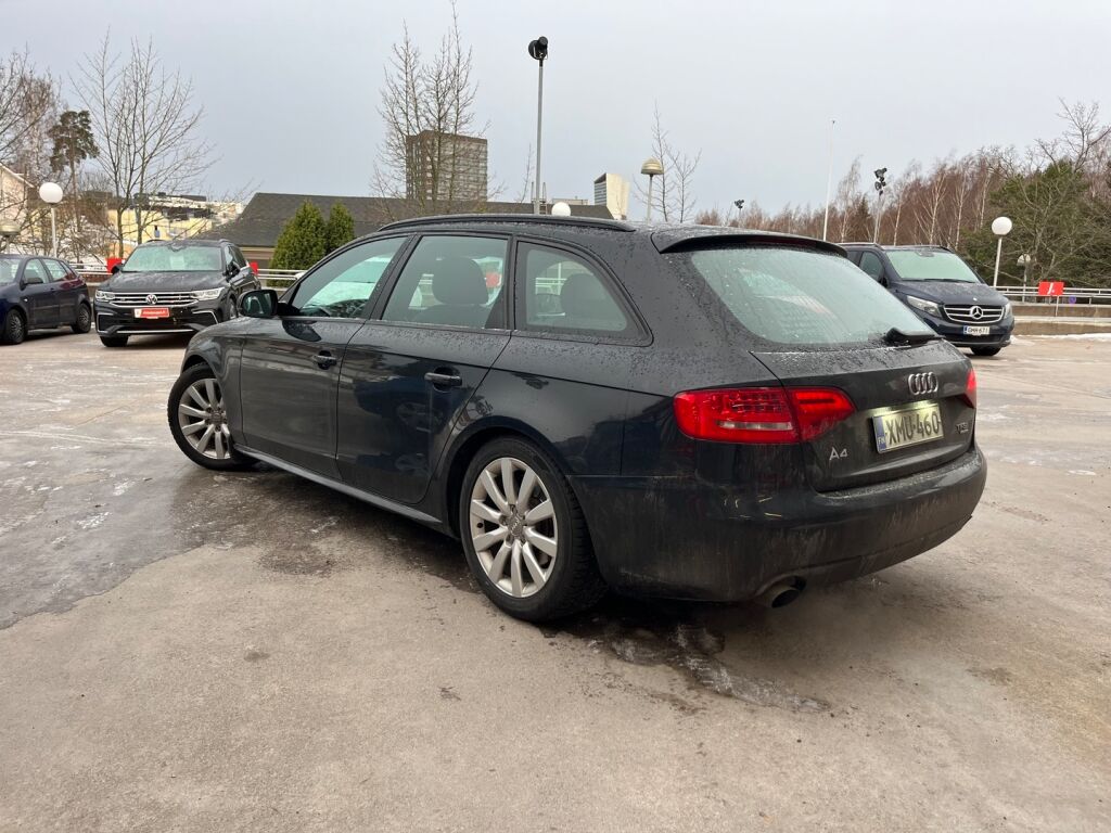 Audi A4 2011 Musta