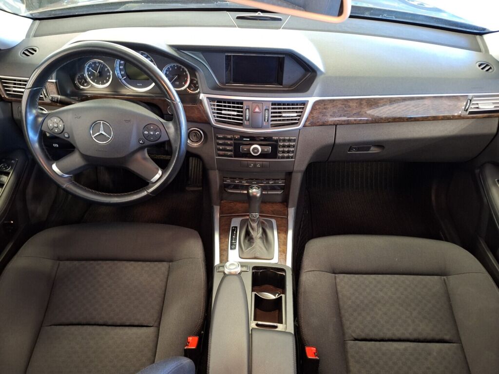 Mercedes-Benz E 2010 Harmaa