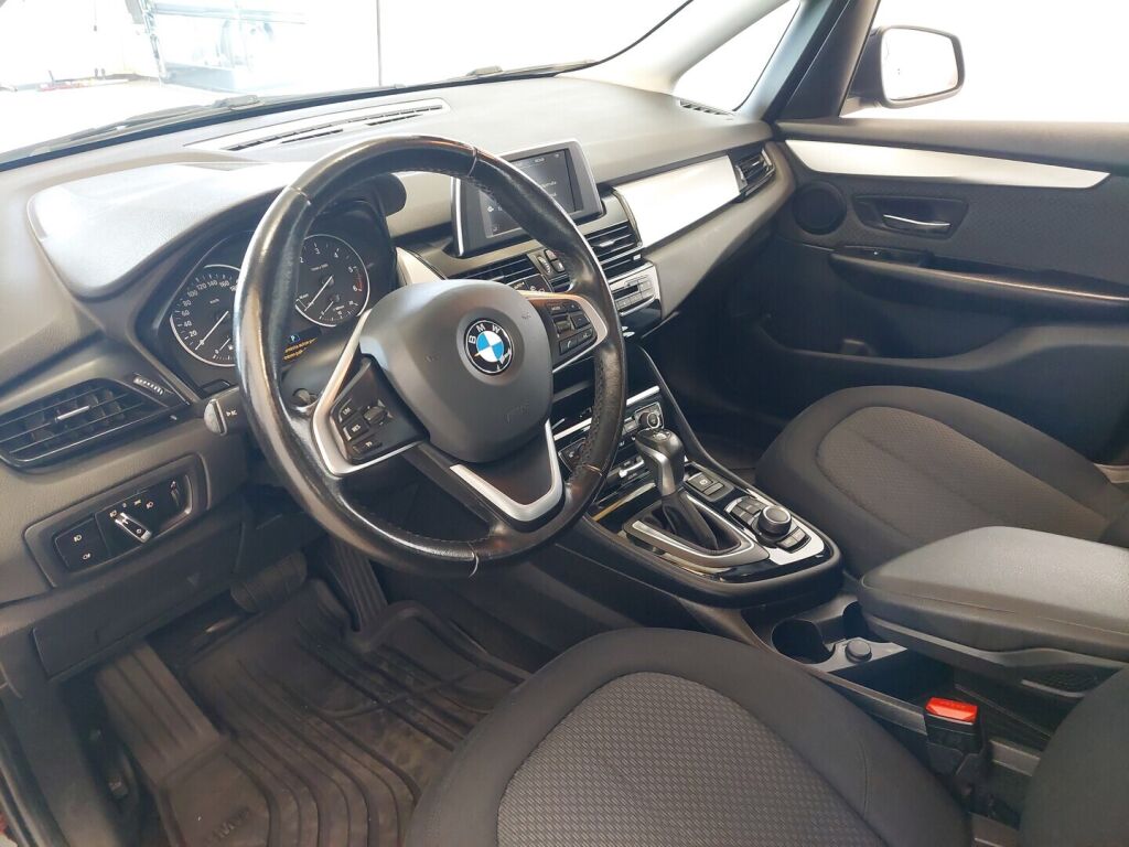 BMW 216 2016 Musta