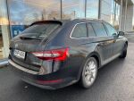 Skoda Superb 2016 Musta