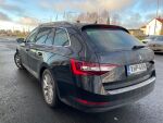 Skoda Superb 2016 Musta