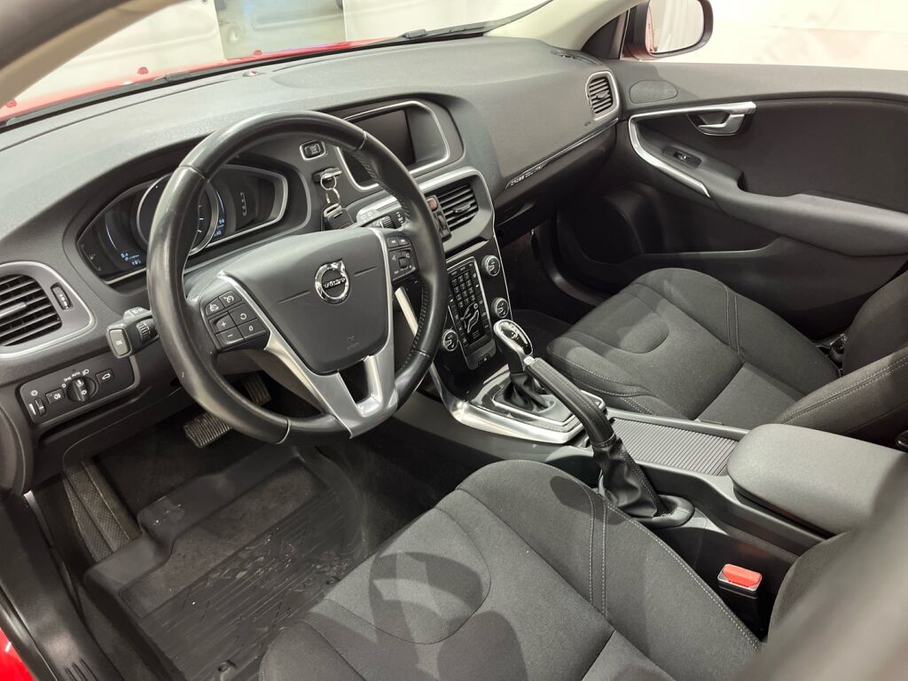 Volvo V40 Cross Country 2016 Punainen