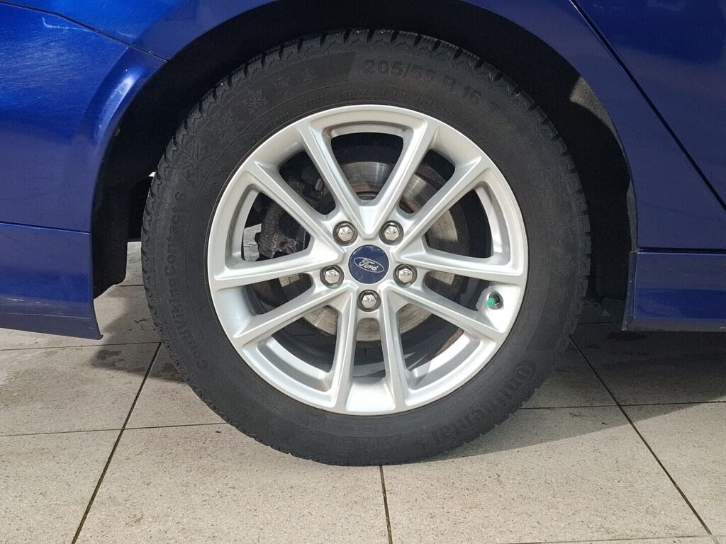 Ford Focus 2016 Sininen