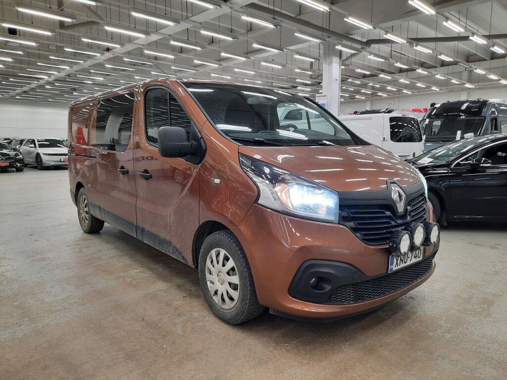 Renault Trafic 2016 Ruskea (beige)