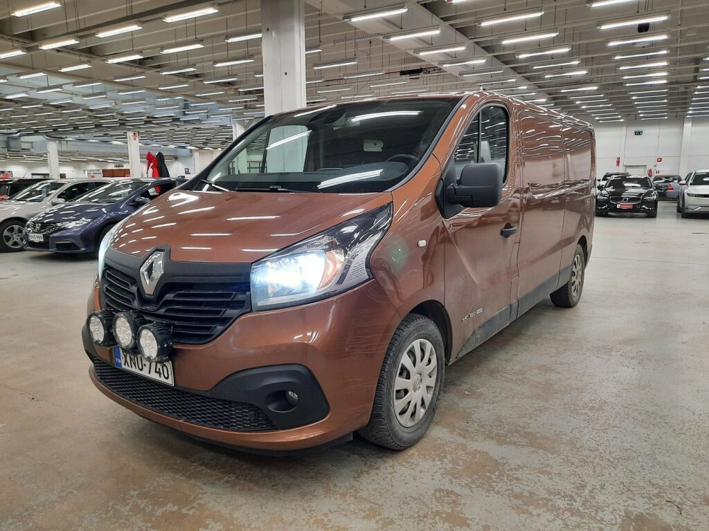 Renault Trafic 2016 Ruskea (beige)