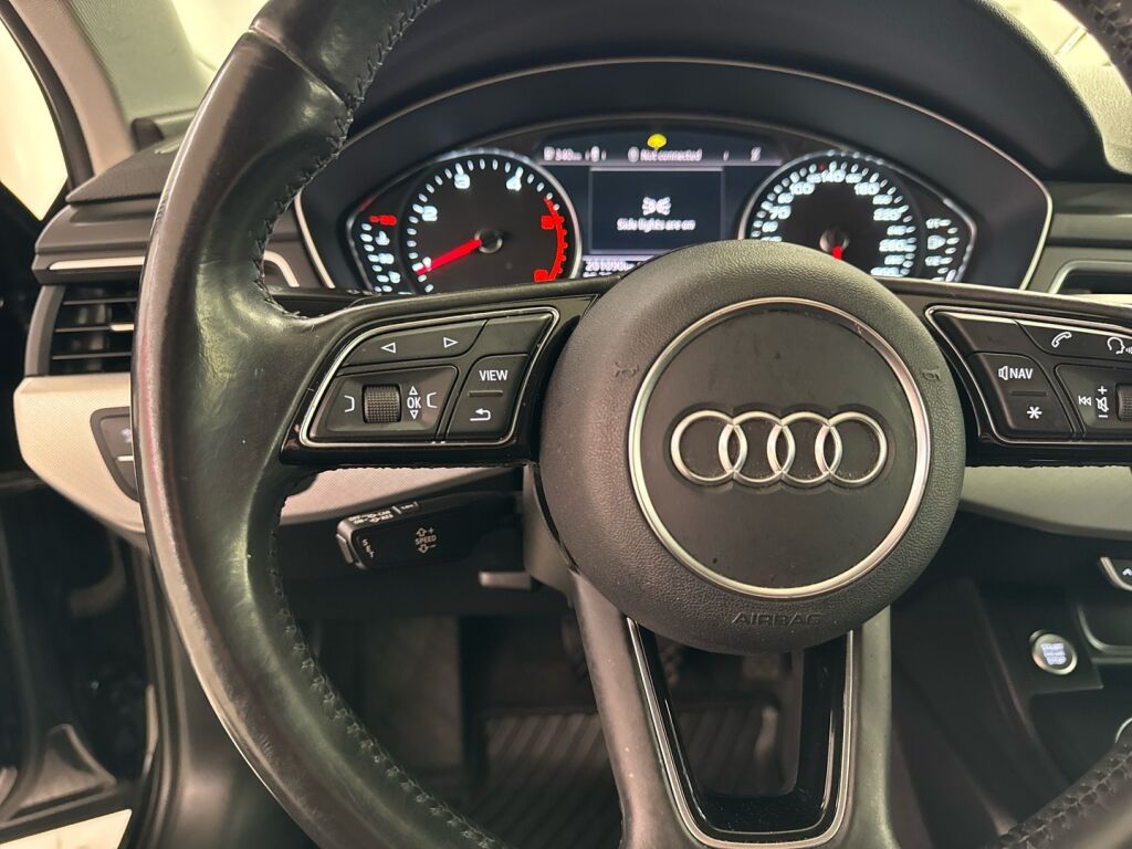 Audi A4 2016 Musta