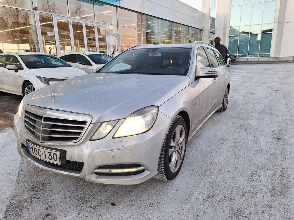 Mercedes-Benz E 2011 Harmaa