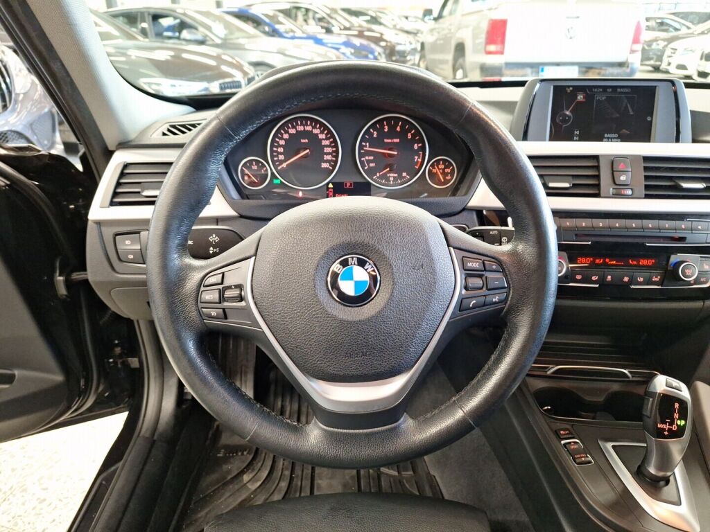 BMW 320 2017 Musta