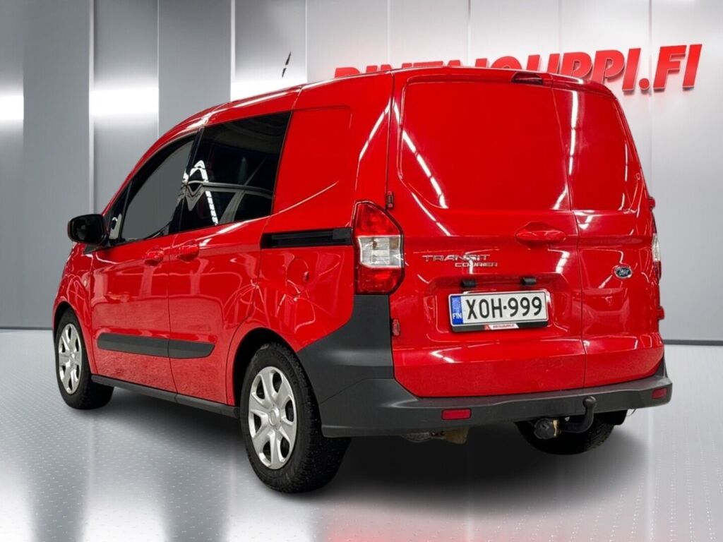 Ford Transit Courier 2017 Punainen