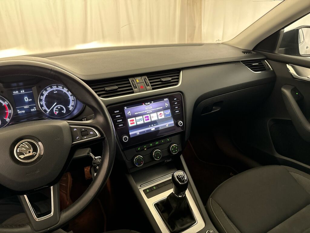 Skoda Octavia 2018 Harmaa