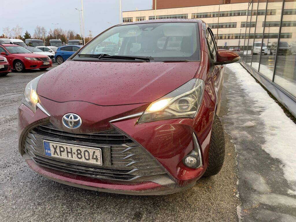 Toyota Yaris 2020 Punainen