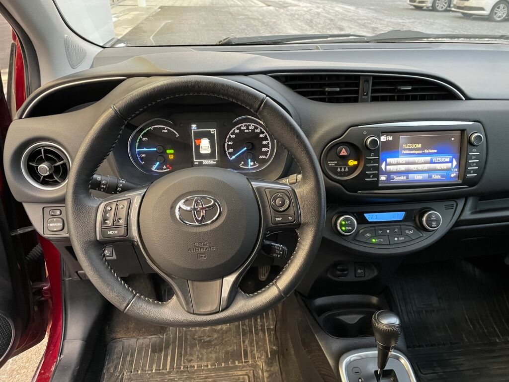 Toyota Yaris 2020 Punainen