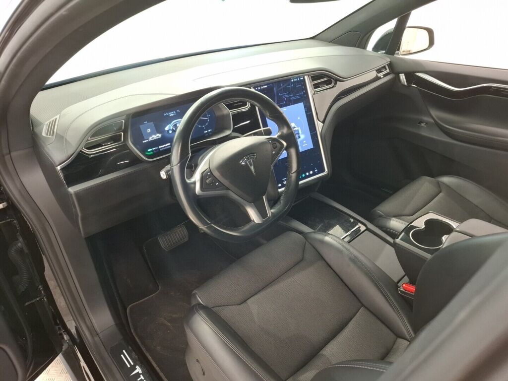 Tesla Model X 2017 Musta