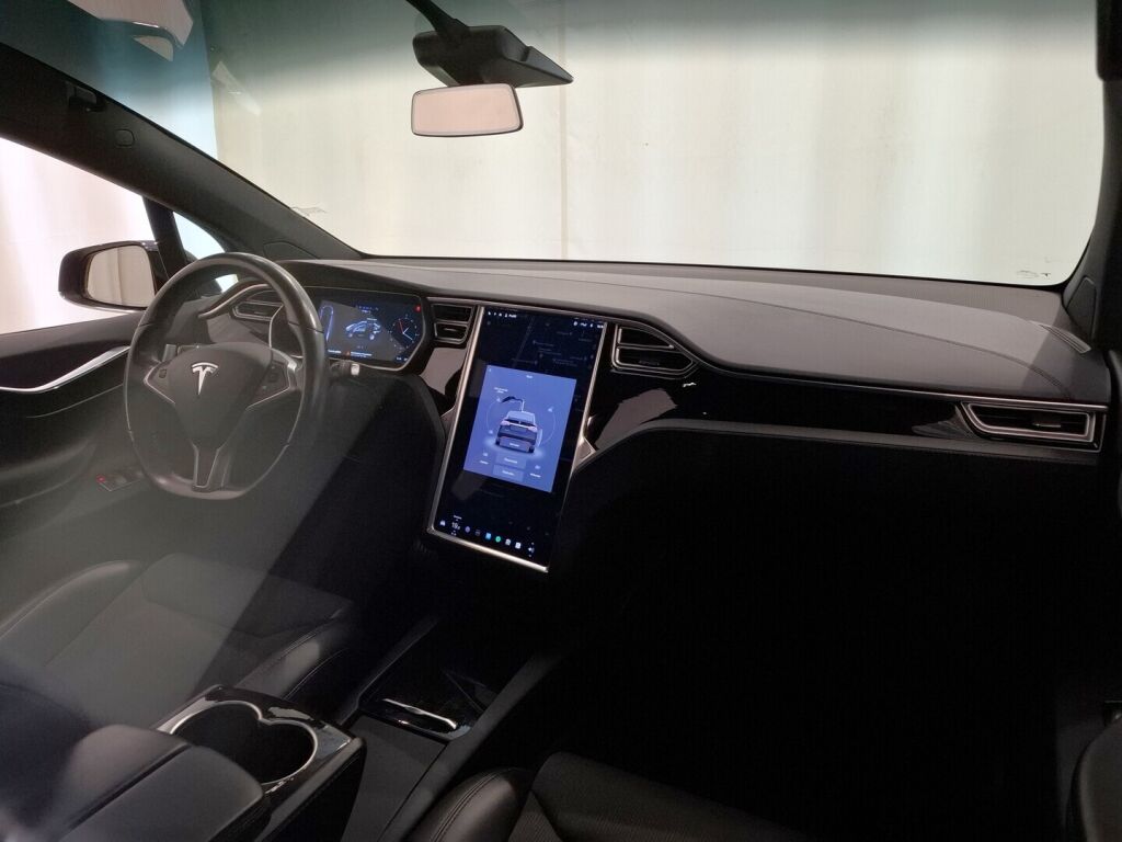 Tesla Model X 2017 Musta