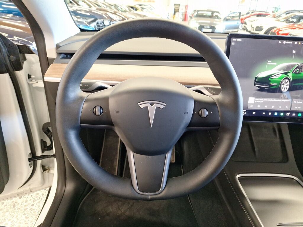 Tesla Model Y 2024 Valkoinen