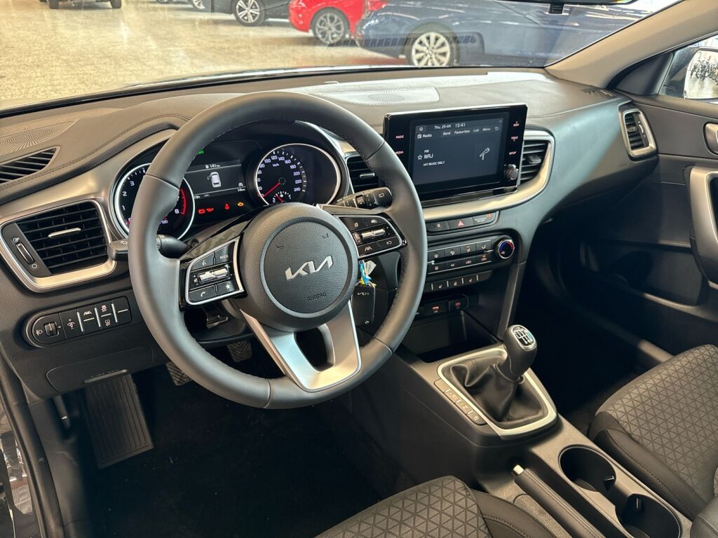 Kia Ceed 2024 Harmaa