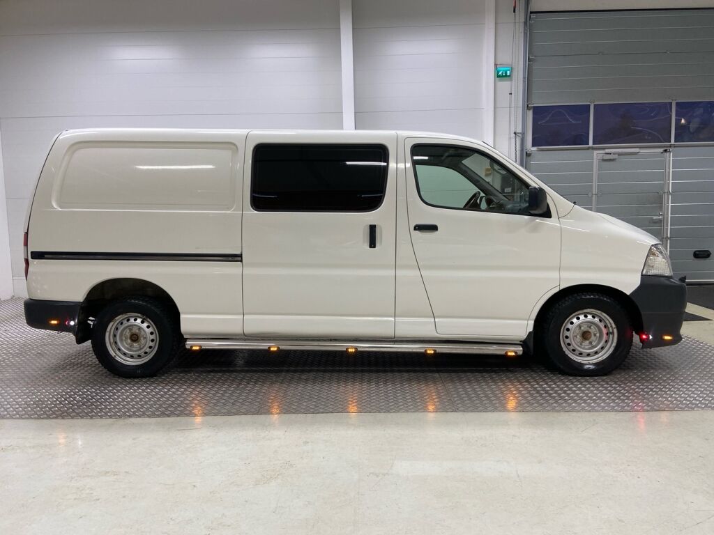 Toyota Hiace 2010 Valkoinen