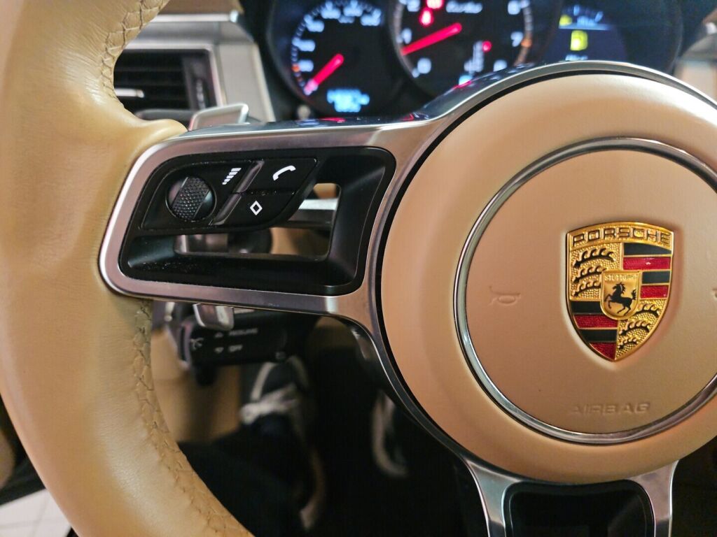 Porsche Macan 2015 Musta